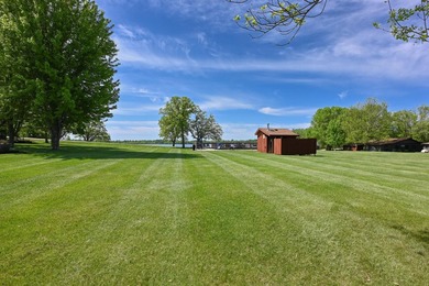 Pack your bags and head to the lake! That's what you will be - photo 16