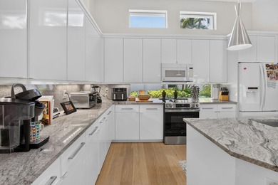 Full Golf Membership available with this beautifully updated 3Br - photo 19
