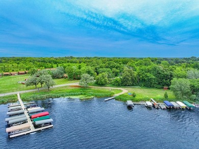Pack your bags and head to the lake! That's what you will be - photo 21