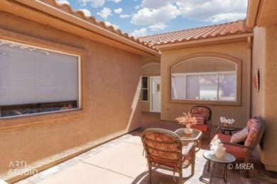 Beautifully furnished & elegantly remodeled 2 bedroom + den - photo 2