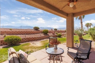 Beautifully furnished & elegantly remodeled 2 bedroom + den - photo 3