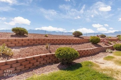 Beautifully furnished & elegantly remodeled 2 bedroom + den - photo 4