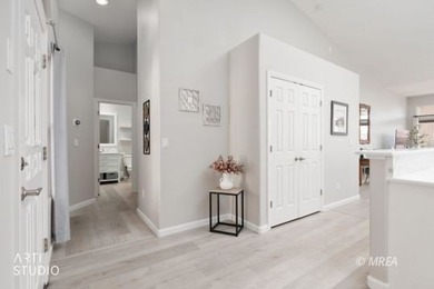 Beautifully furnished & elegantly remodeled 2 bedroom + den - photo 10