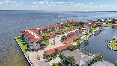 ONE OF THE BEST WATERFRONT LOCATIONS IN PUNTA GORDA! Perfectly - photo 3