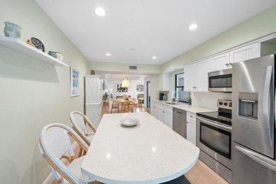Welcome to effortless luxury living in the heart of Jupiter - photo 10