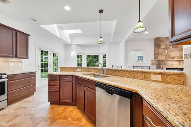 Welcome to this beautifully maintained end unit offering comfort - photo 9