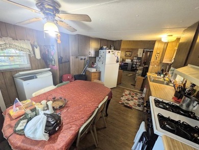 Quiet and peaceful!! This 2 bedroom single wide mobile home is - photo 6