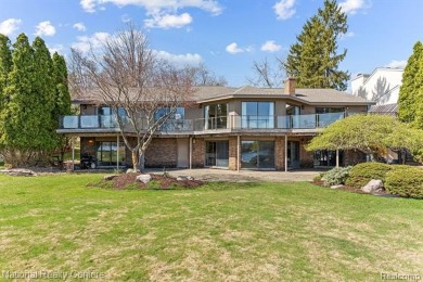 Lake Home For Sale in West Bloomfield, Michigan