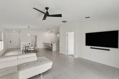 Discover this 4-bedroom, 2-bathroom single-family residence in - photo 11