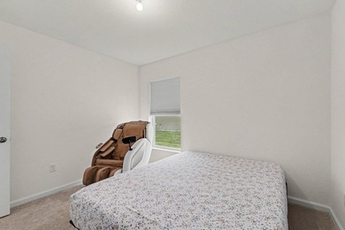 Discover this 4-bedroom, 2-bathroom single-family residence in - photo 21