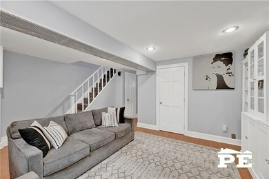Beautiful, Move-In Ready 1-Family Brick Home in Marine Park for - photo 22