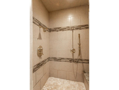 Welcome to this extraordinary custom-built estate offering - photo 36