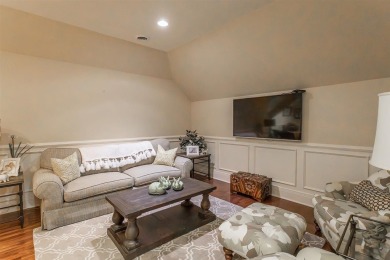 Welcome to this extraordinary custom-built estate offering - photo 38