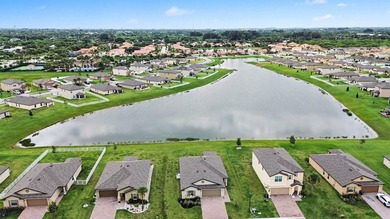 Discover this 4-bedroom, 2-bathroom single-family residence in - photo 39