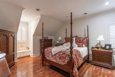 Welcome to this extraordinary custom-built estate offering - photo 42