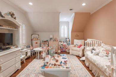Welcome to this extraordinary custom-built estate offering - photo 43