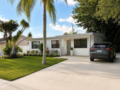 Welcome to this beautifully remodeled home in West Palm Beach ! - photo 2