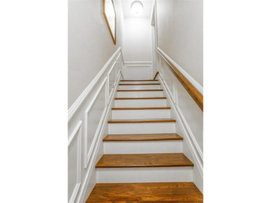 Welcome to this extraordinary custom-built estate offering - photo 59