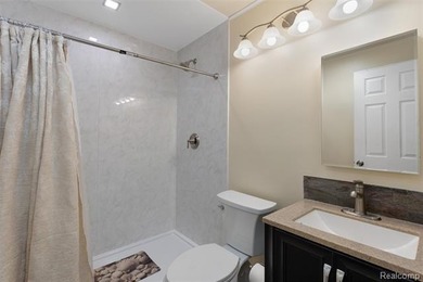 This ranch offers a layout and level of flexibility that's hard - photo 9