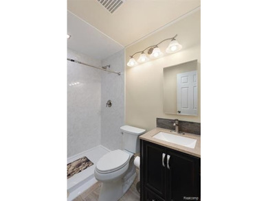 This ranch offers a layout and level of flexibility that's hard - photo 10