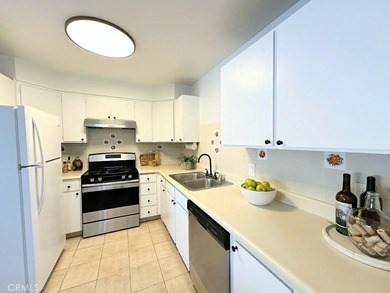 Welcome to Sunset Gardens, 55+ living at its best! Unit 113 is - photo 6