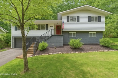 Fort Loudoun Lake Home For Sale in Knoxville Tennessee