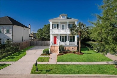 Lake Pontchartrain Home For Sale in New Orleans Louisiana