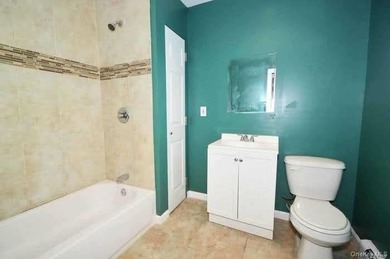 Water front featuring. Nice 4bedroom and 2 bathroom single - photo 14
