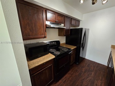 AMAZING APARTMENT, LAMINATE FLOORS, ONE BEDROOM, ONE BATHROOM - photo 3