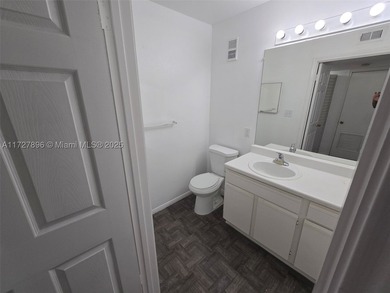 AMAZING APARTMENT, LAMINATE FLOORS, ONE BEDROOM, ONE BATHROOM - photo 10