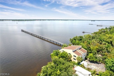 Third floor unit directly on the Caloosahatchee River with broad - photo 4
