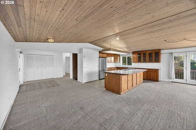 Large, tri-level home with views of the Siuslaw River, seasonal - photo 11