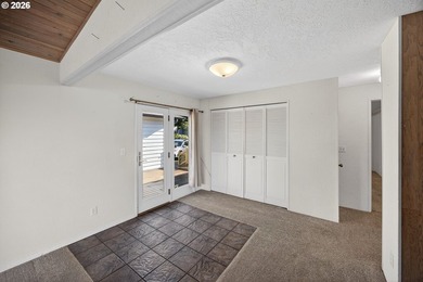 Large, tri-level home with views of the Siuslaw River, seasonal - photo 12