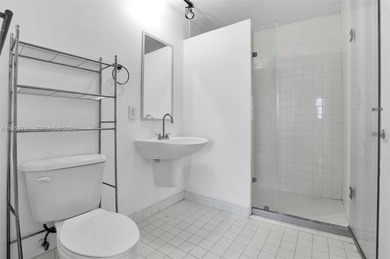 Come check out this amazing 2 bedroom 2 bath condo on the Miami
