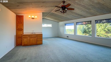 Large, tri-level home with views of the Siuslaw River, seasonal - photo 21