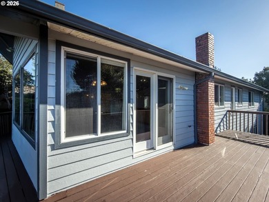 Large, tri-level home with views of the Siuslaw River, seasonal - photo 25