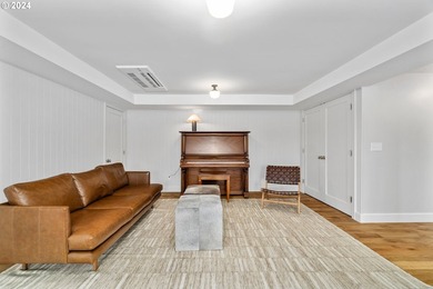 Nestled along a private stretch of the Willamette River, this - photo 33