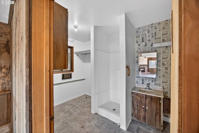 Large, tri-level home with views of the Siuslaw River, seasonal - photo 33