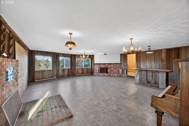 Large, tri-level home with views of the Siuslaw River, seasonal - photo 35
