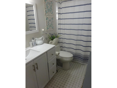 Beautifully updated, 1 story villa type condo. Located in a very - photo 10