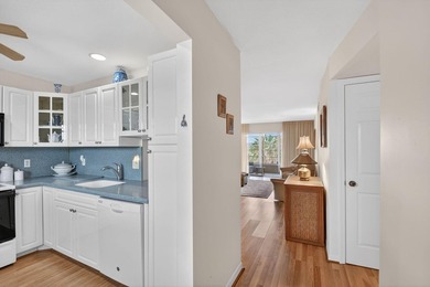 Village Royale on the Green Unit 4020: Enjoy top-floor privacy - photo 5