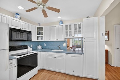 Village Royale on the Green Unit 4020: Enjoy top-floor privacy - photo 7