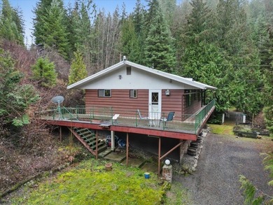Lake Home For Sale in Mead, Washington
