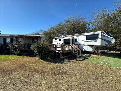 Rural Retreat on 10.5 Acres in Edgewood ISD

Discover peaceful
