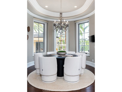 A Private Resort Estate in Arcadia's Prestigious Upper Rancho: A - photo 15