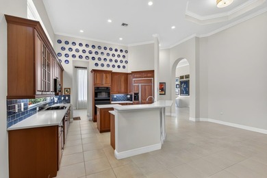 Beautiful 4-bedroom, 3 1/2-bath home located in the exclusive - photo 27