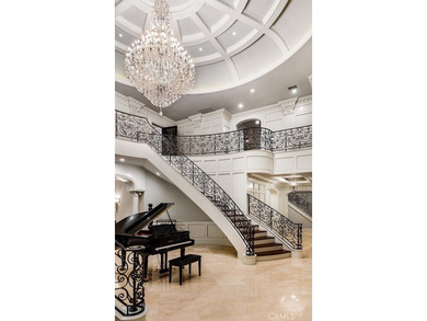 A Private Resort Estate in Arcadia's Prestigious Upper Rancho: A - photo 28