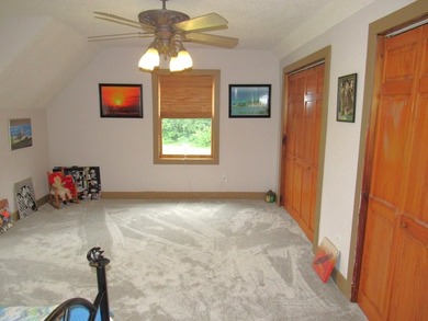 Beautiful traditional log-style home offering 2,700+ sqft on 2 - photo 30