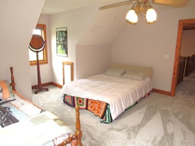 Beautiful traditional log-style home offering 2,700+ sqft on 2 - photo 32