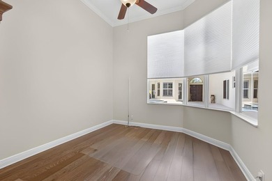 Beautiful 4-bedroom, 3 1/2-bath home located in the exclusive - photo 33